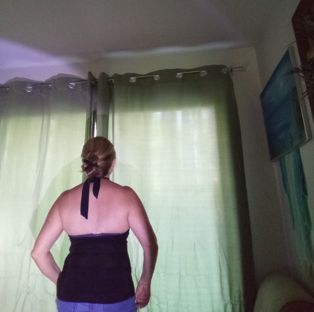 Halter top - Picture 3 of 4